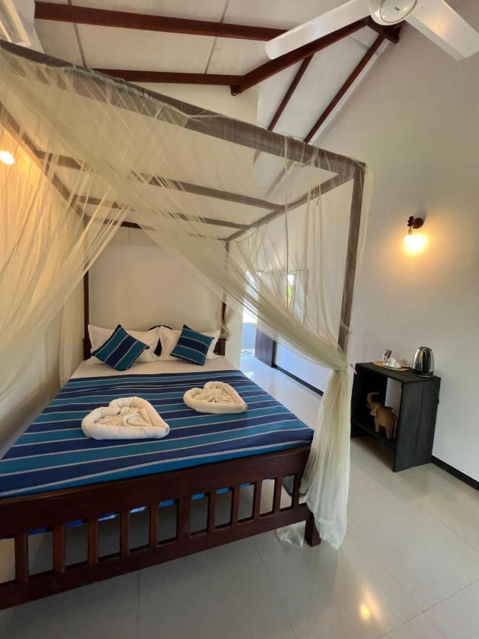 Pineapple Surf Hotel Ahangama Luaran gambar