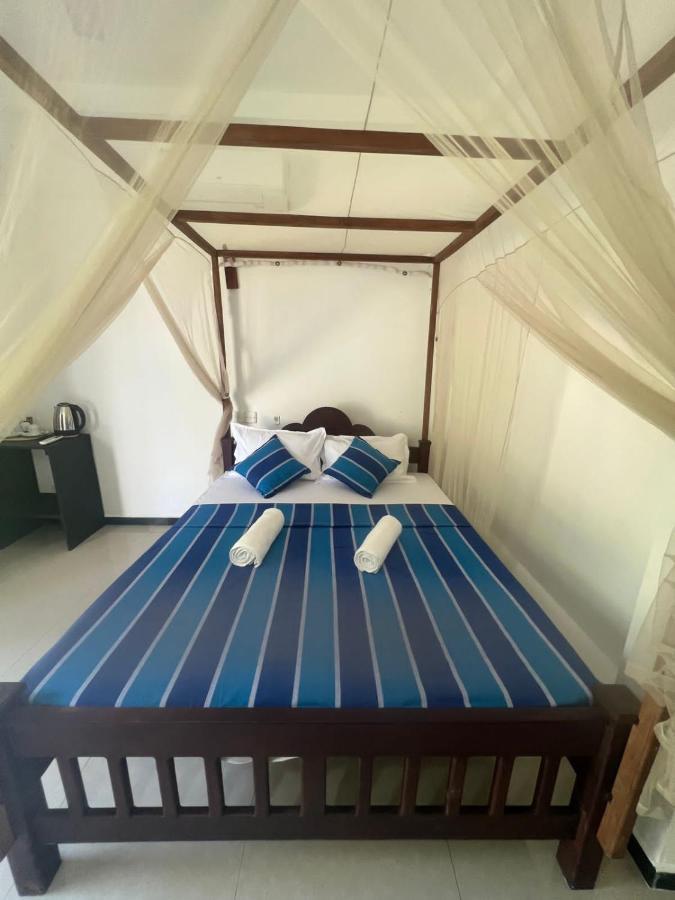 Pineapple Surf Hotel Ahangama Luaran gambar