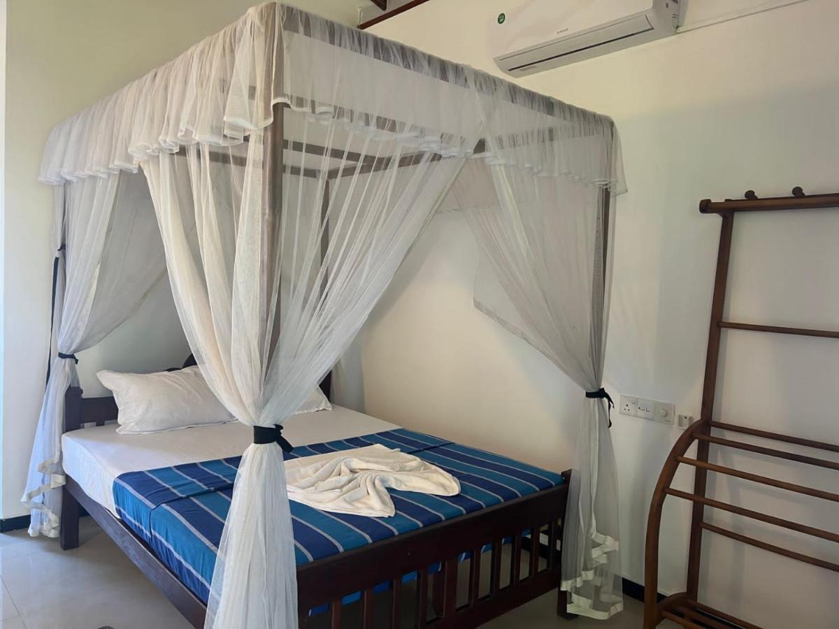 Pineapple Surf Hotel Ahangama Luaran gambar