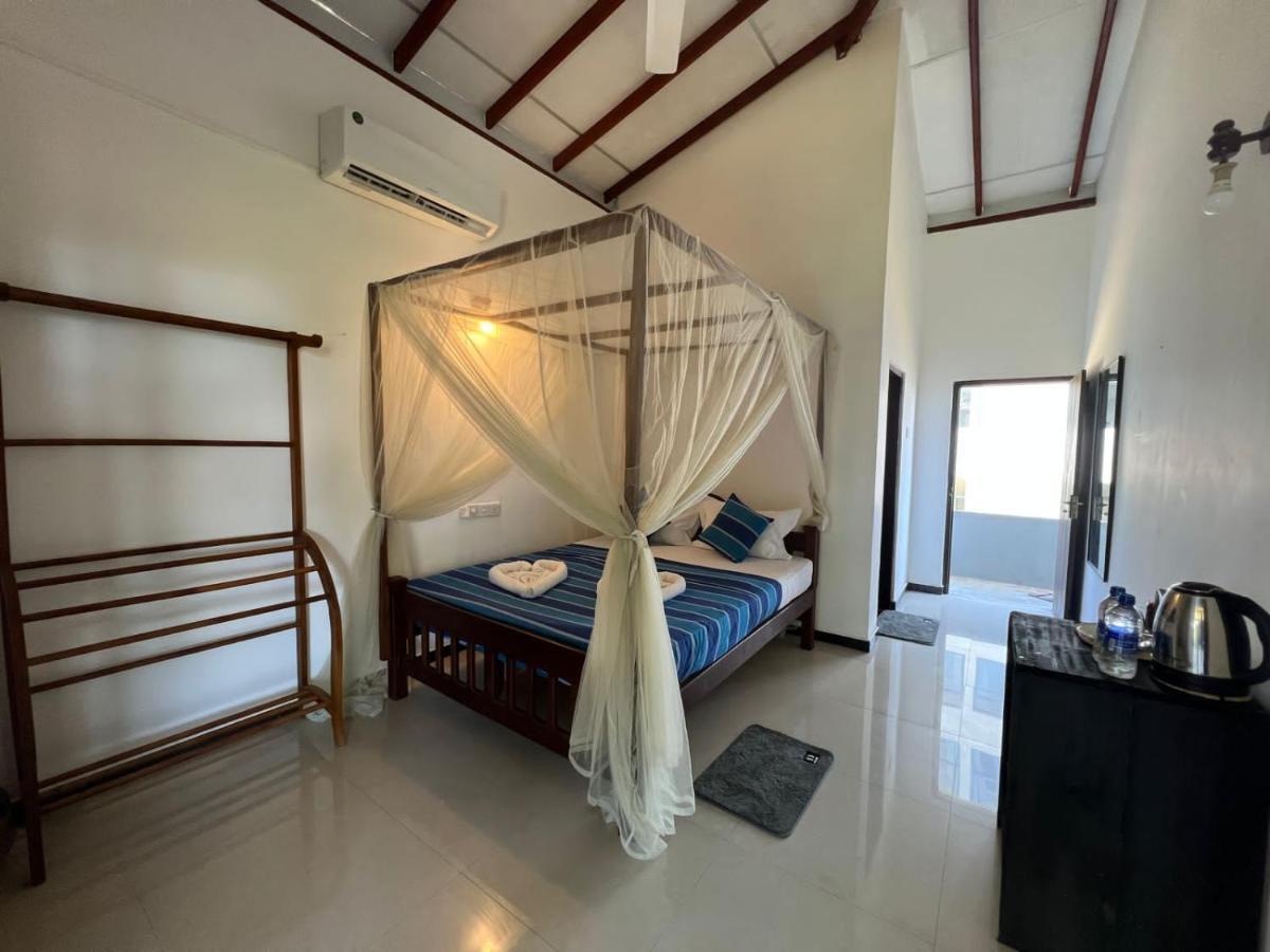 Pineapple Surf Hotel Ahangama Luaran gambar