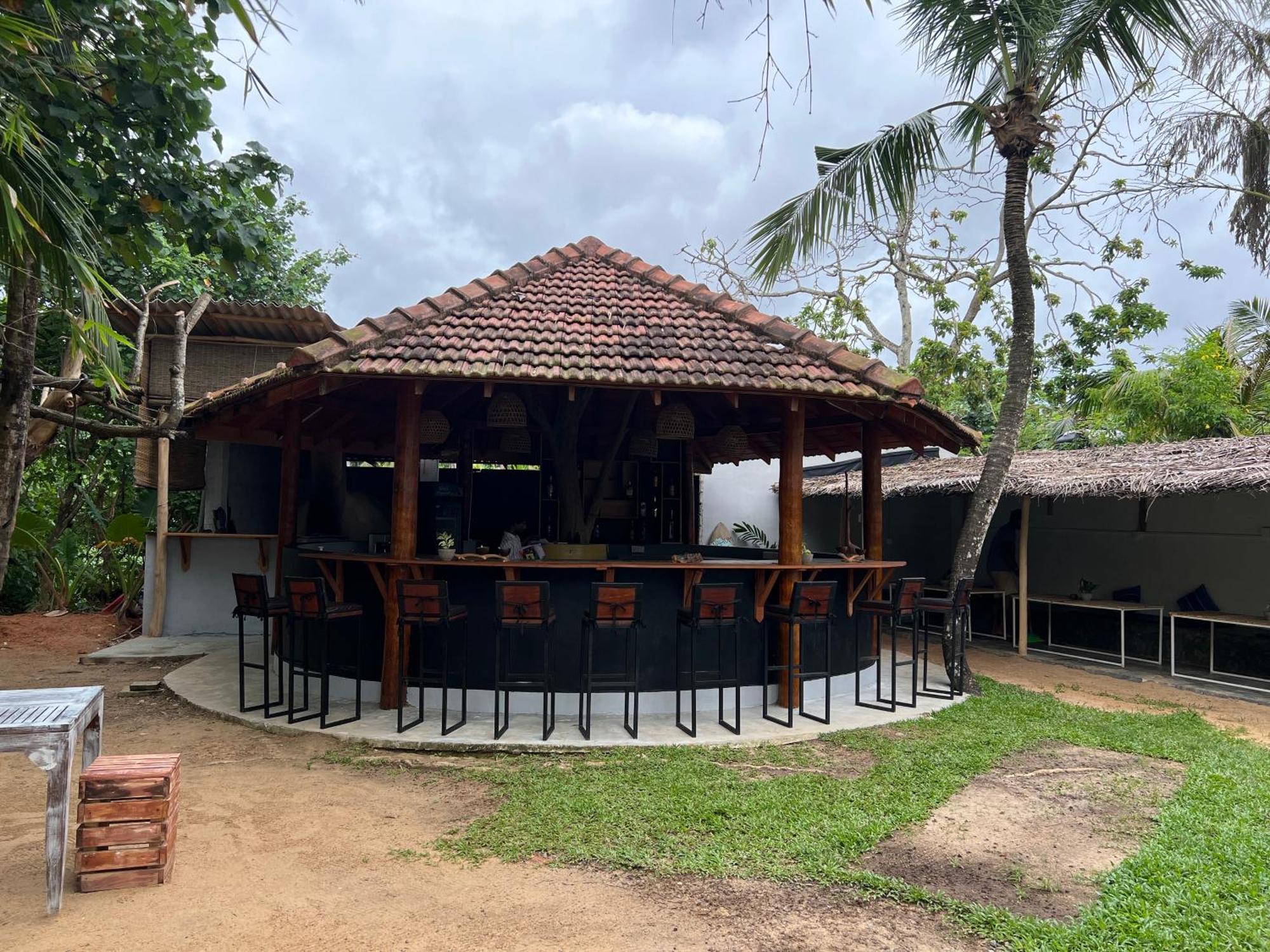 Pineapple Surf Hotel Ahangama Luaran gambar