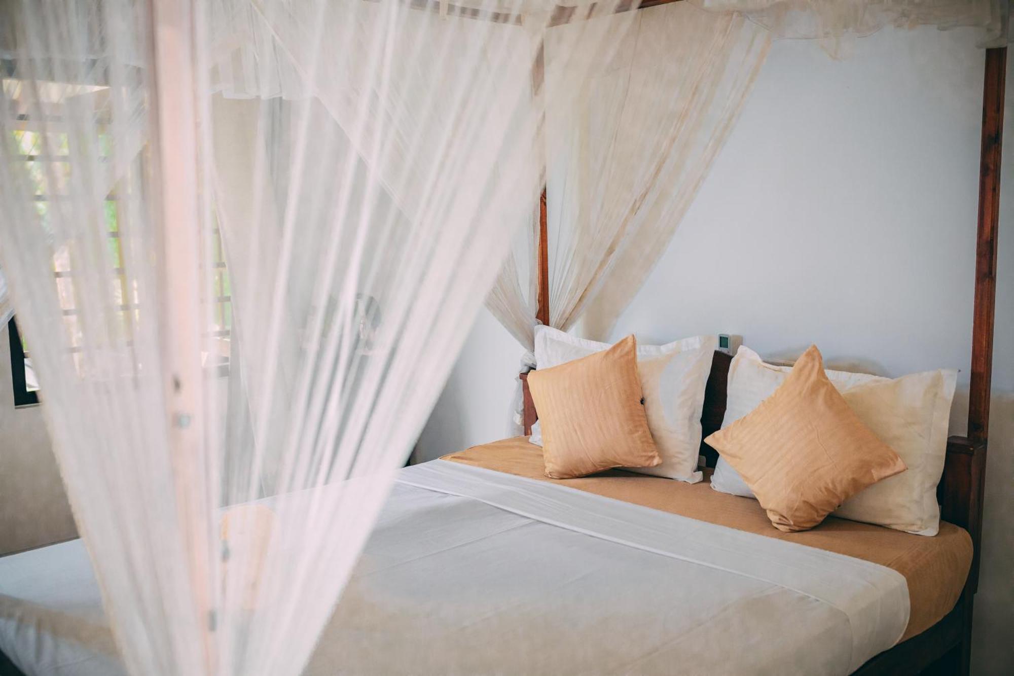 Pineapple Surf Hotel Ahangama Luaran gambar